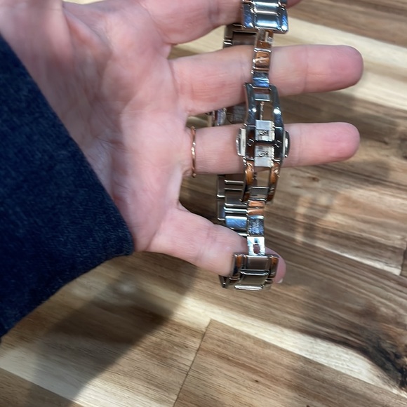 Bulova Watch - Picture 4 of 9